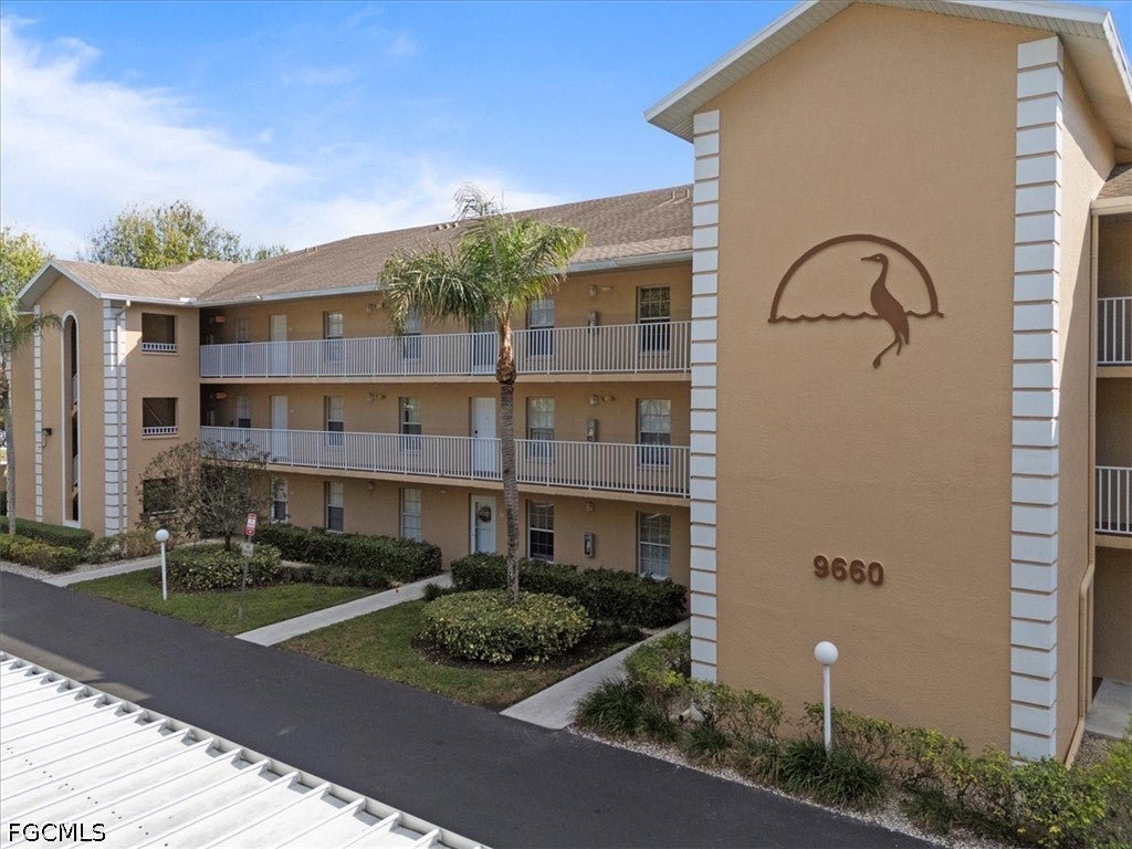 9660 Victoria Lane 206 — photo