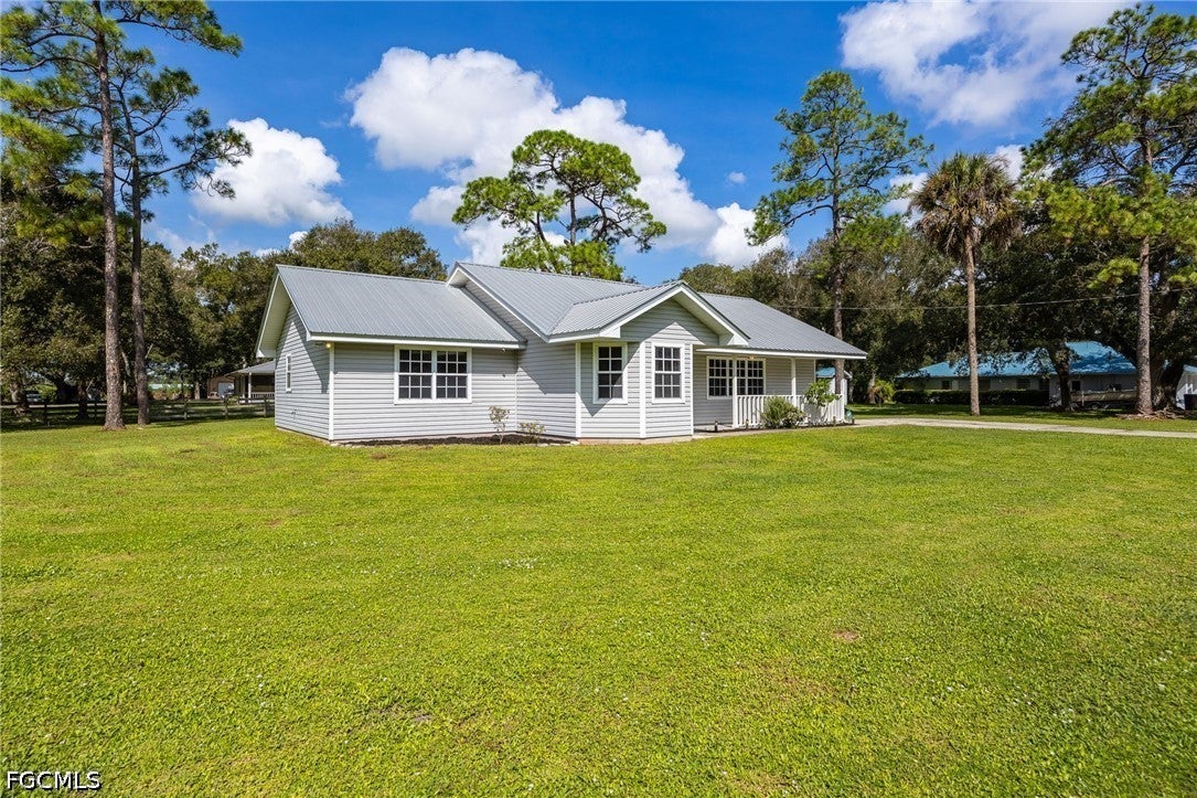 1212 Woods Drive — photo
