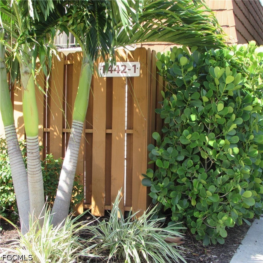 1442 Park Shore Circle 1 — photo
