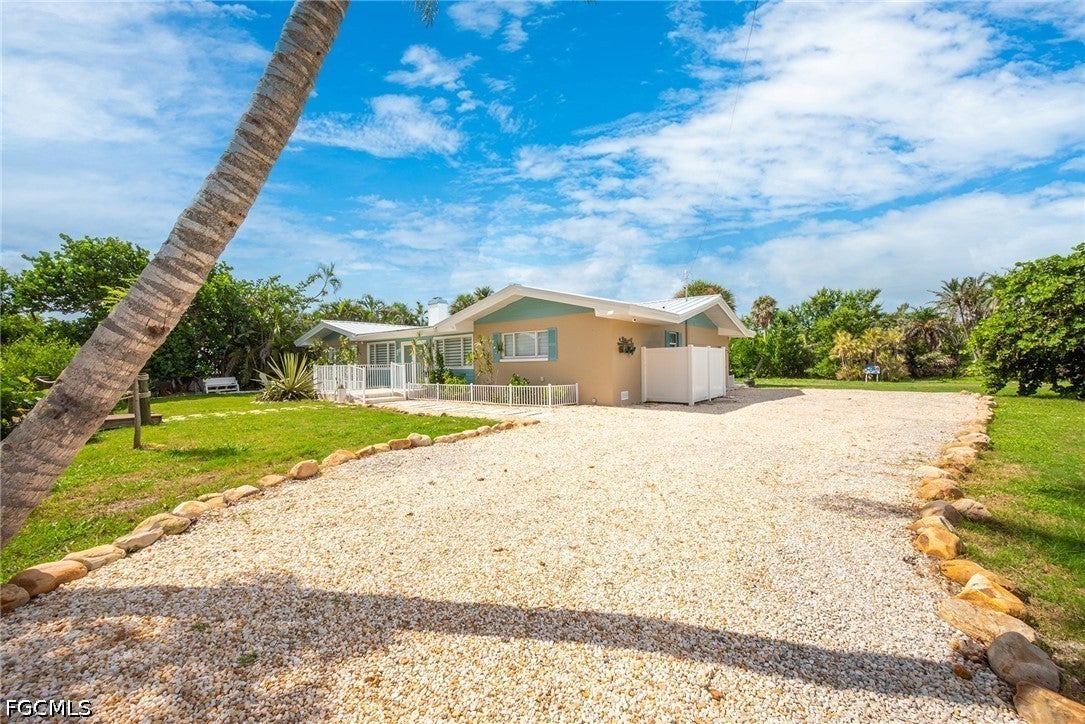 5885 Pine Tree Drive — photo