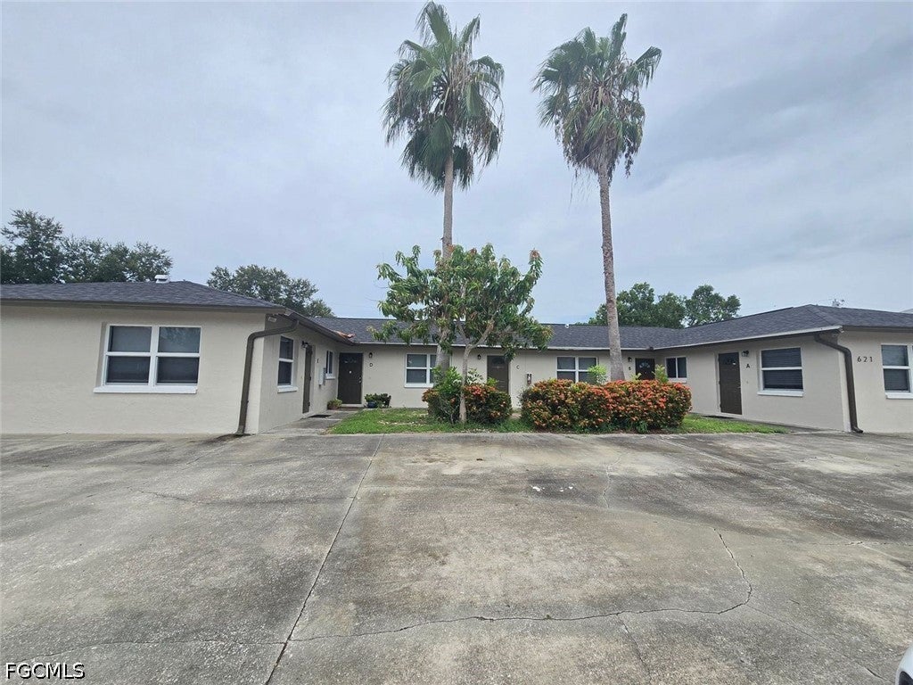 621 SE 13th Place E — photo