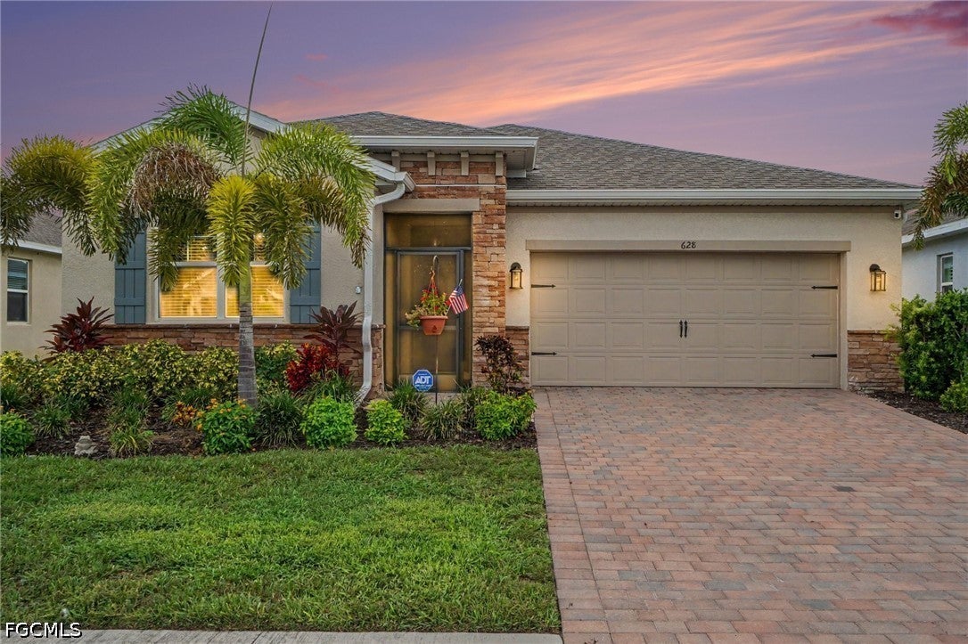 628 Parkshore Lake Avenue — photo