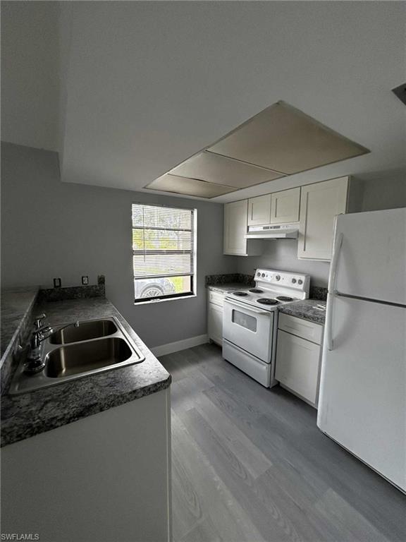 Home in Cape Coral, FL 33914 — photo 2