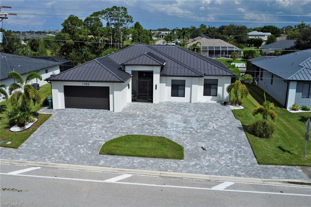 1703 Surfside Blvd — photo