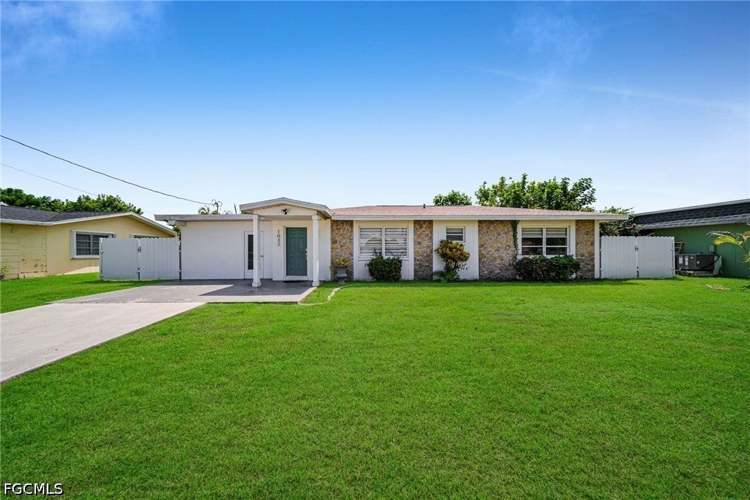 1032 NE Pine Island Lane — photo
