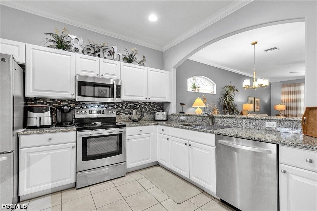 8134 Woodridge Pointe Drive — photo