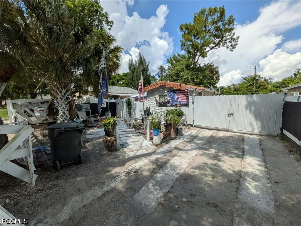 2343 Canal Street — photo