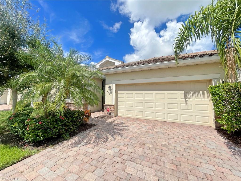 2571 Laurentina Ln — photo