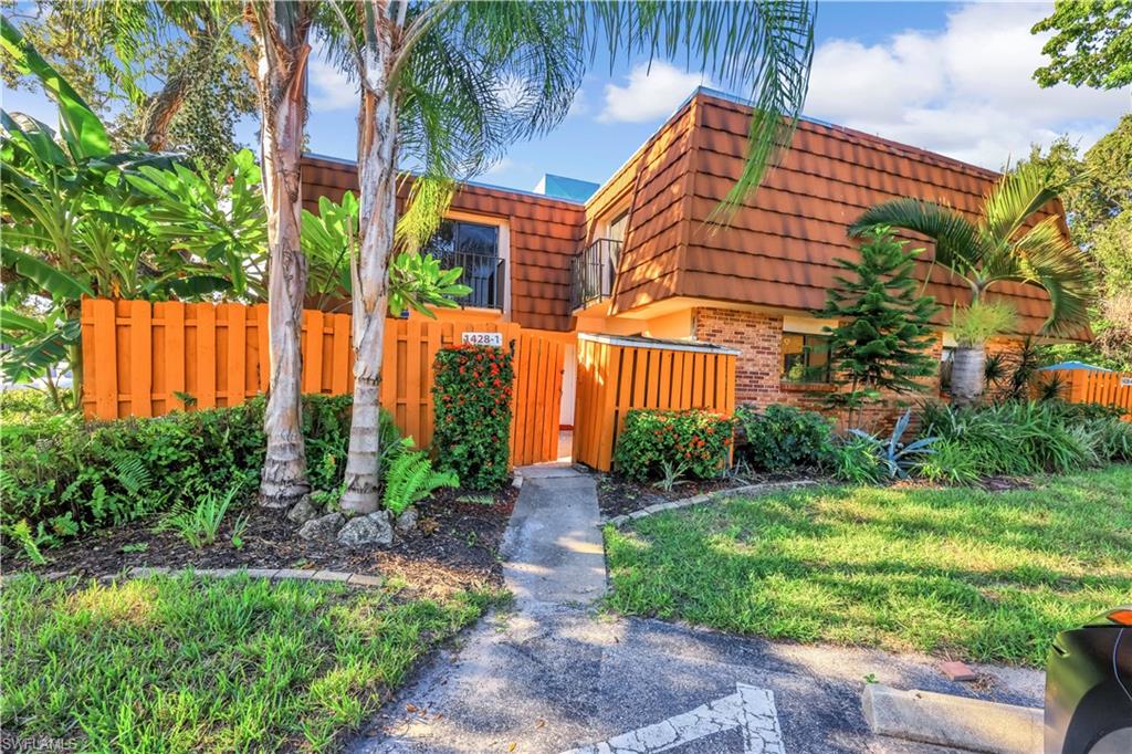 1428 Park Shore Cir Unit 1 — photo
