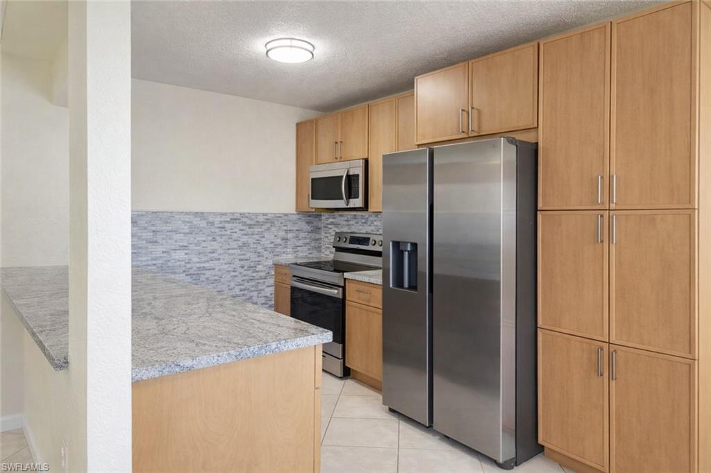 4625 Bayshore Dr Unit D1 — photo