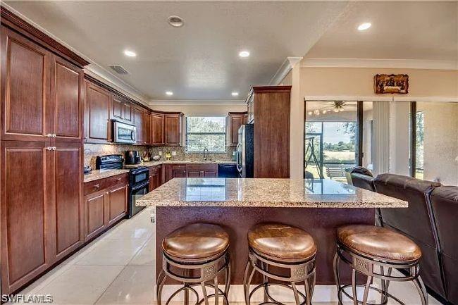 906 Sunniland Blvd — photo