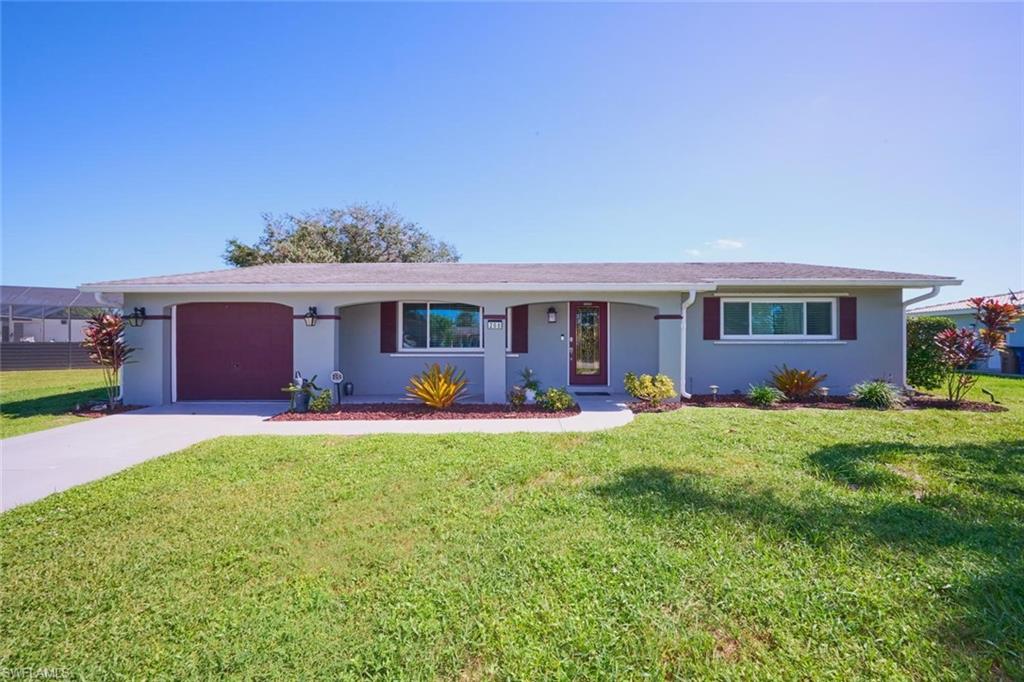 208 S Lake Dr — photo