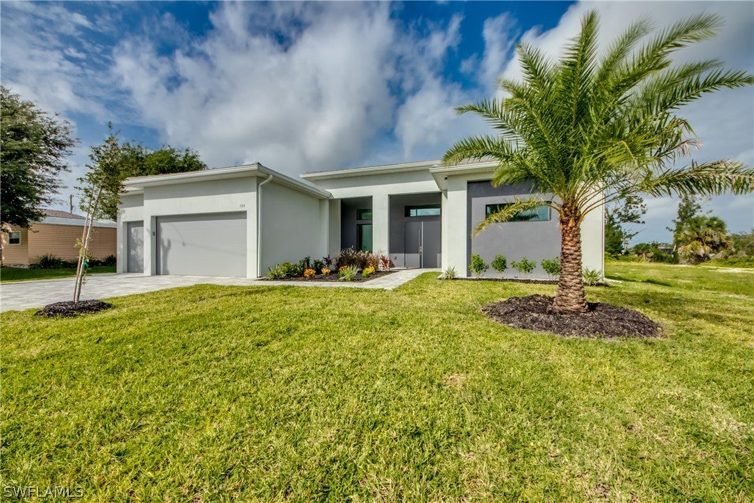 124 SW 16th Place — photo