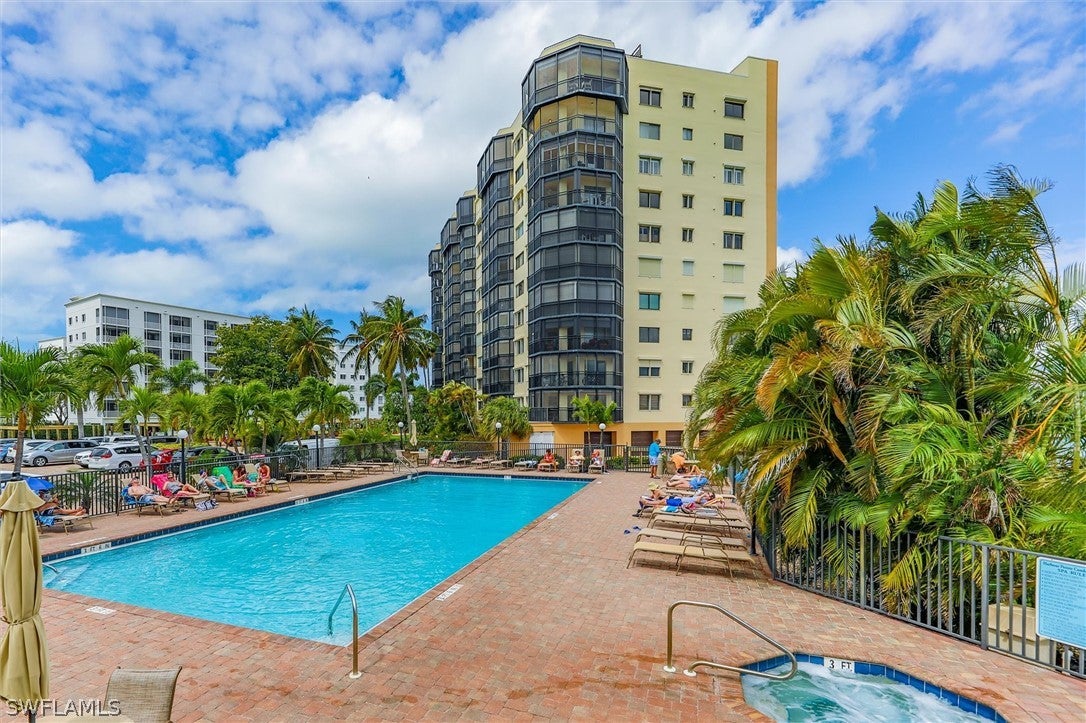 4263 Bay Beach Lane 111 — photo