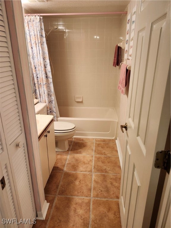 Home in Fort Myers, FL 33907 — photo 2