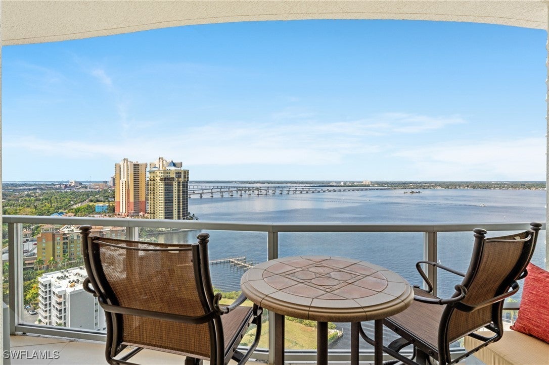 3000 Oasis Grand Boulevard 2203 — photo