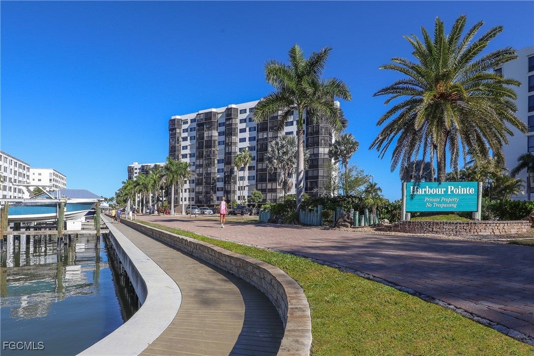 4265 Bay Beach Lane 524 — photo