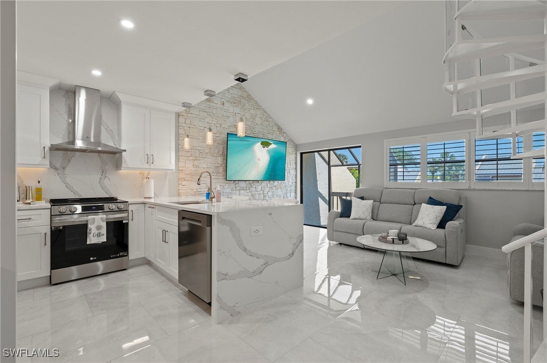 8765 Lateen Lane 203 — photo