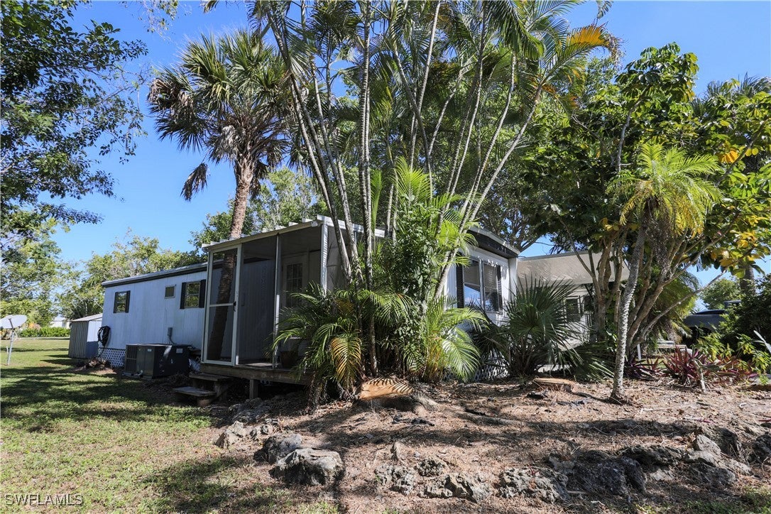 893 Manatee Road — photo