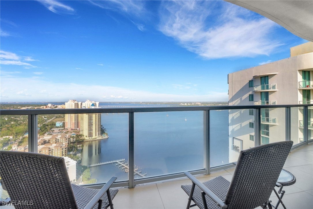 3000 Oasis Grand Boulevard Mph6 — photo
