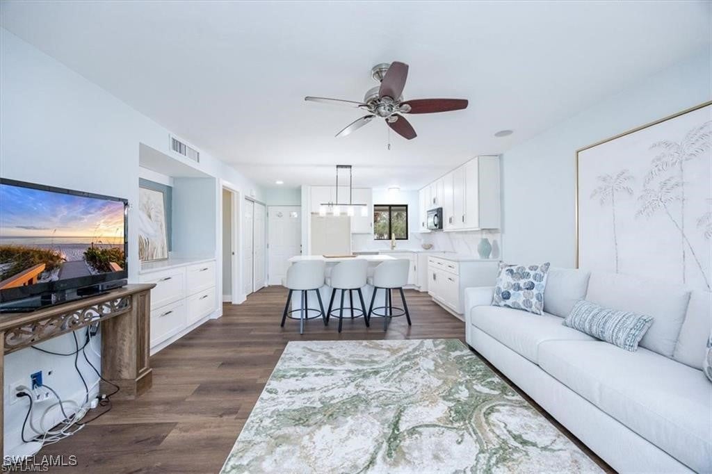746 Eagle Creek Drive 203 — photo