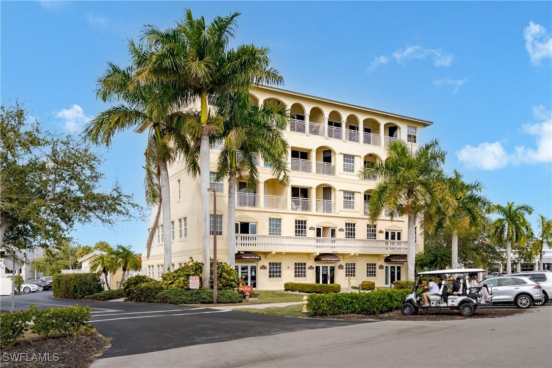 886 Park Avenue 402 — photo