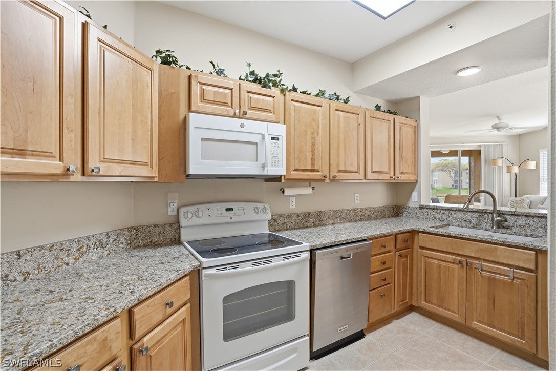 6560 Huntington Lakes Circle 104 — photo