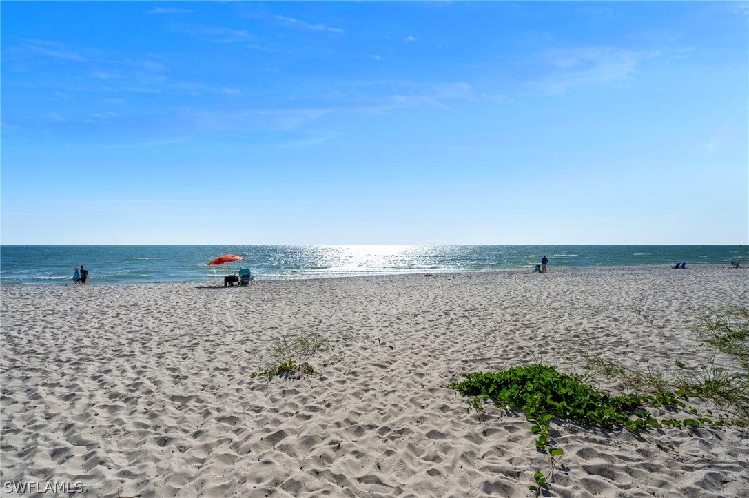 1950 Gulf Shore Boulevard N 110 — photo
