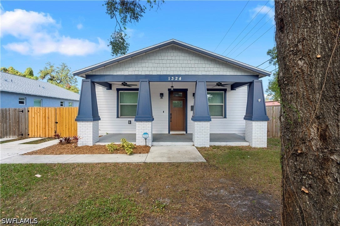 1324 E Giddens Avenue — photo