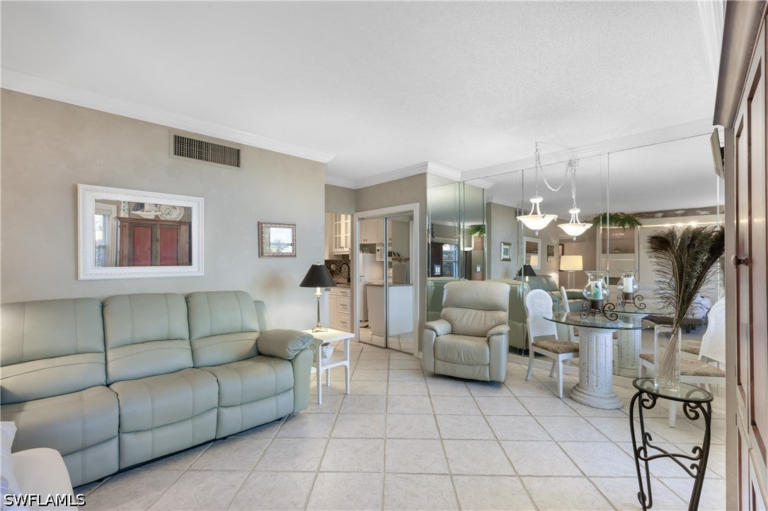 240 Seaview Court 105 — photo