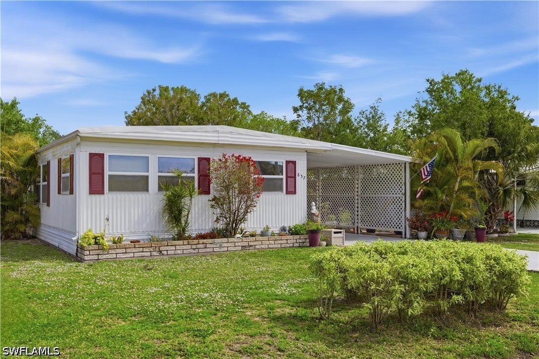 857 Manatee Road — photo