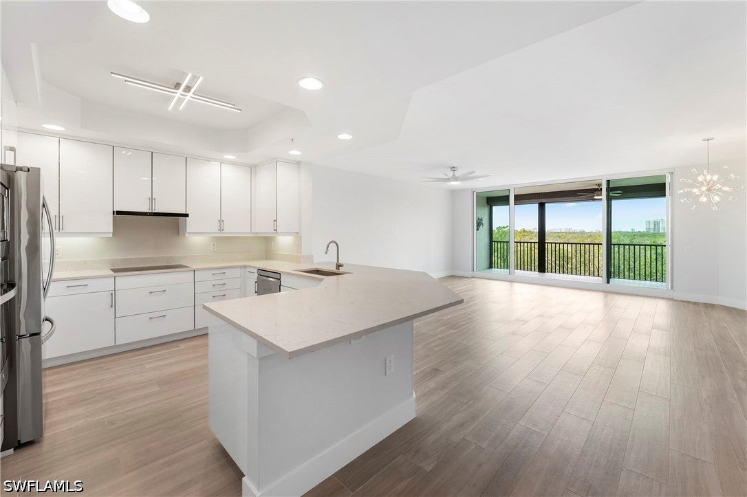 425 Cove Tower Drive 403 — photo