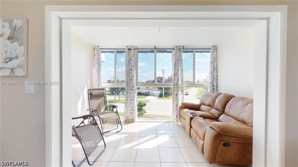 7877 Golf Circle Drive — photo