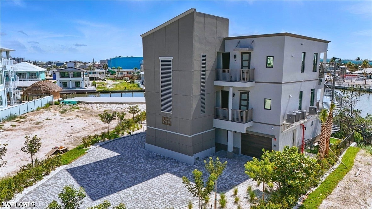 855 Lagoon Street 4 — photo