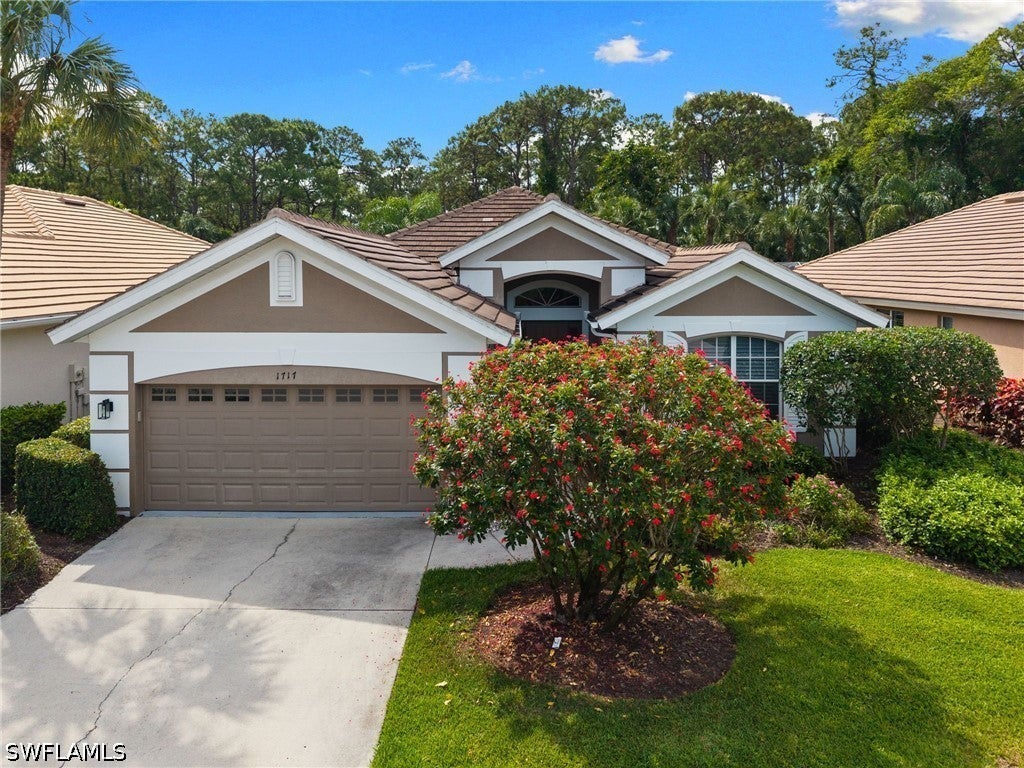 1717 Winding Oaks Way — photo