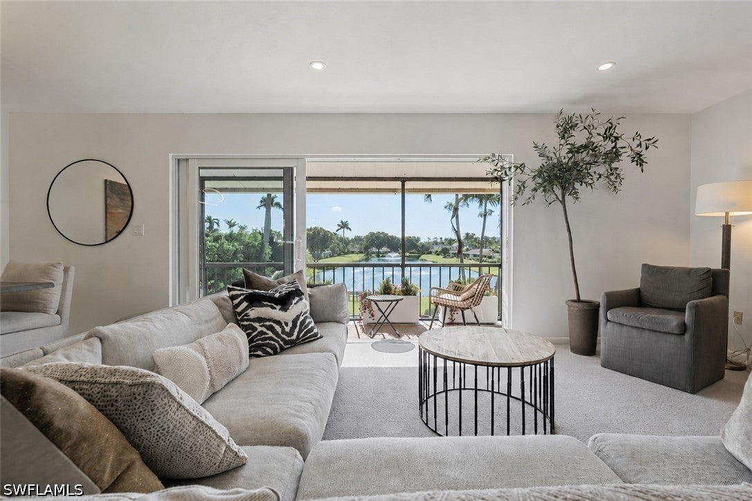 185 Palm Drive 18L — photo