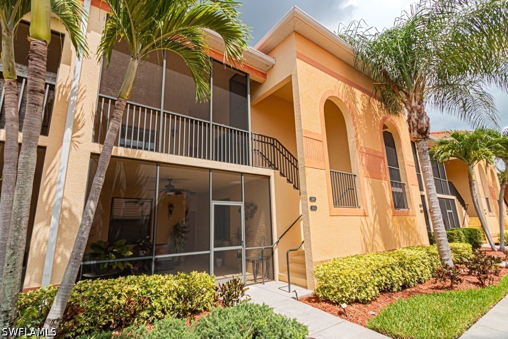 13761 Julias Way 323 — photo