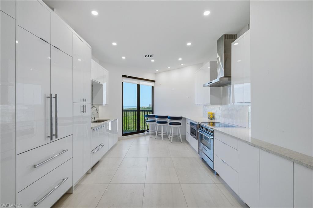 6075 Pelican Bay Blvd Phc — photo