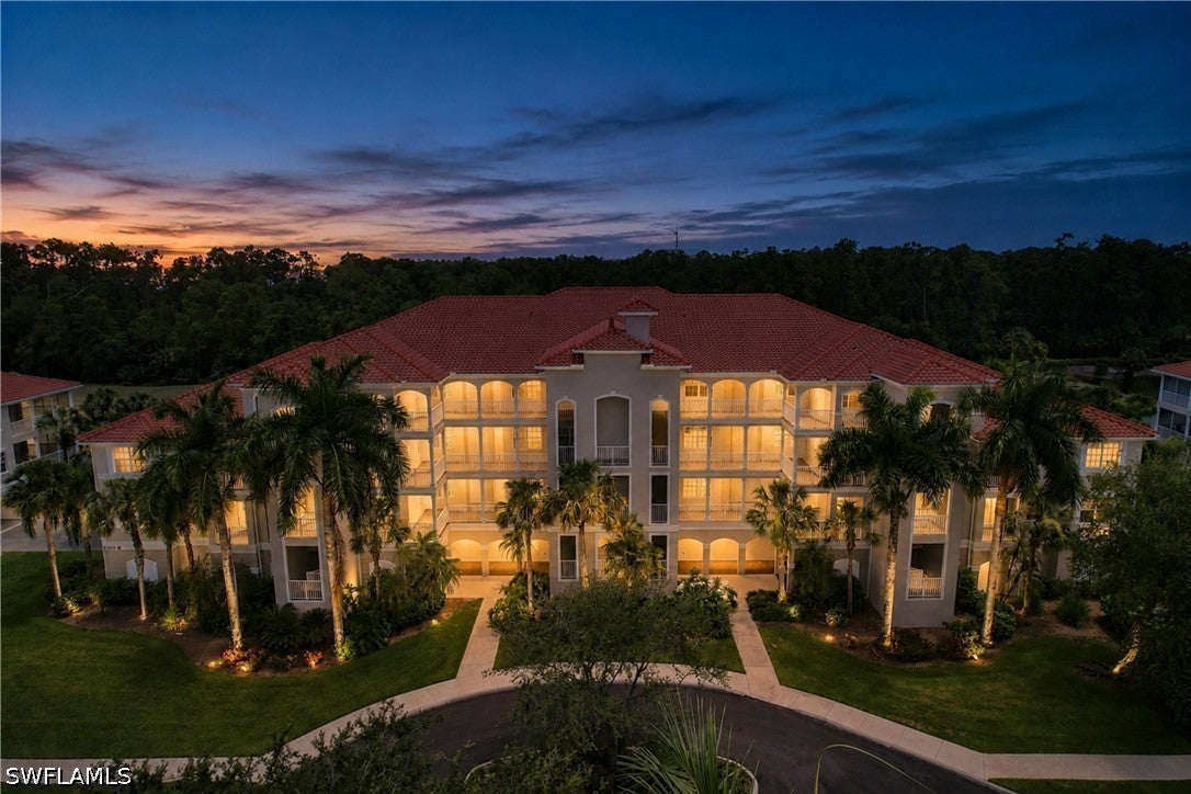 4874 Hampshire Court 303 — photo