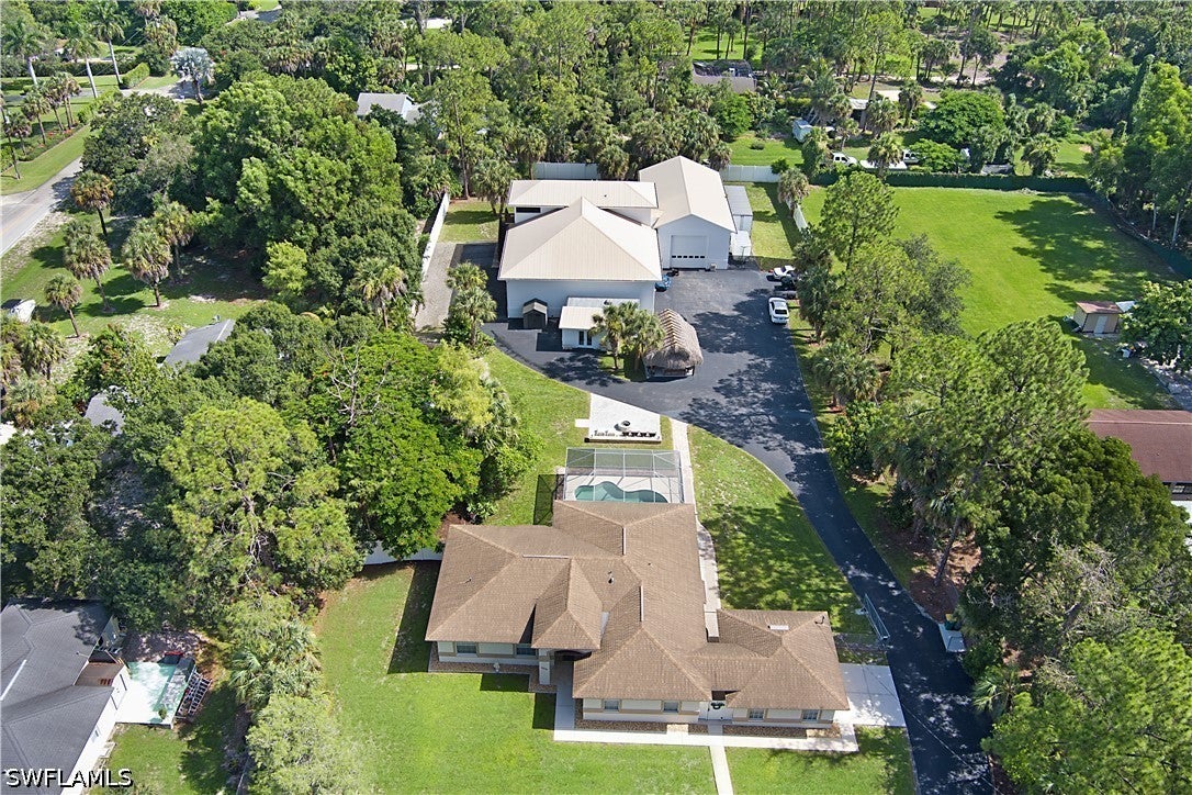 6761 Golden Gate Parkway — photo