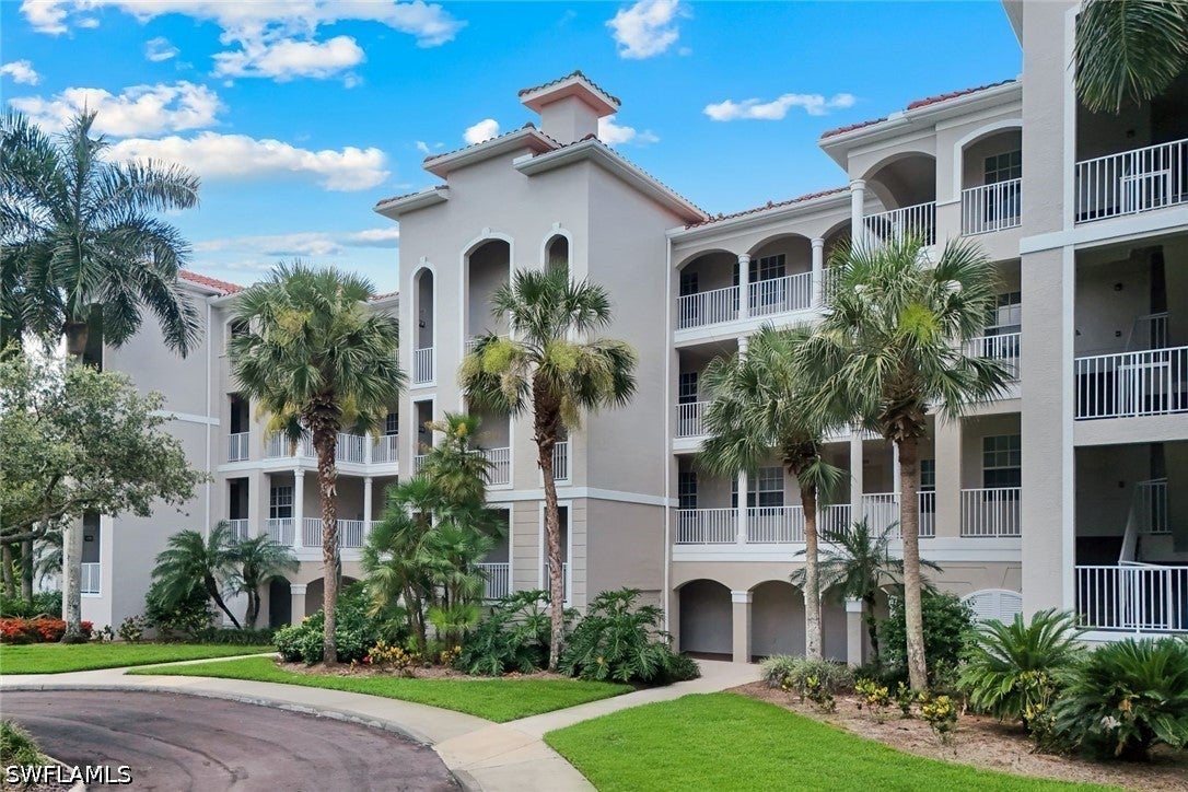 4864 Hampshire Court 203 — photo
