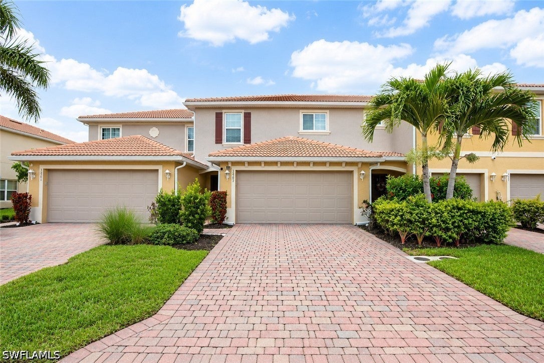 3763 Crofton Court — photo