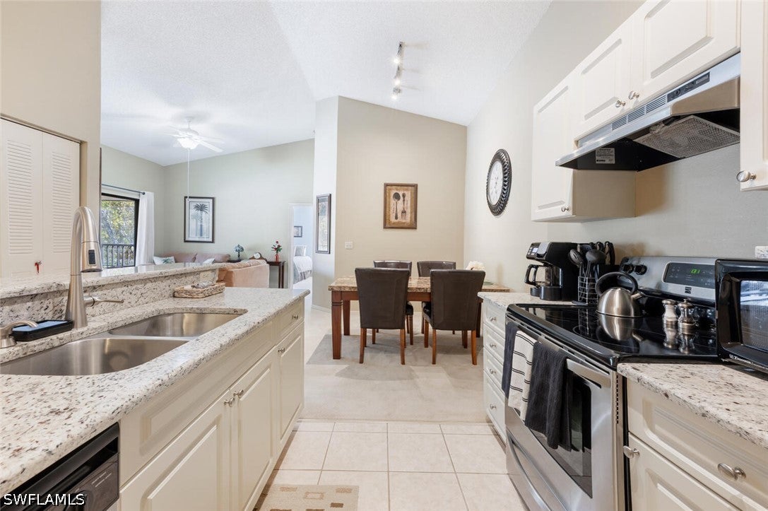 2190 Arbour Walk Circle 2221 — photo