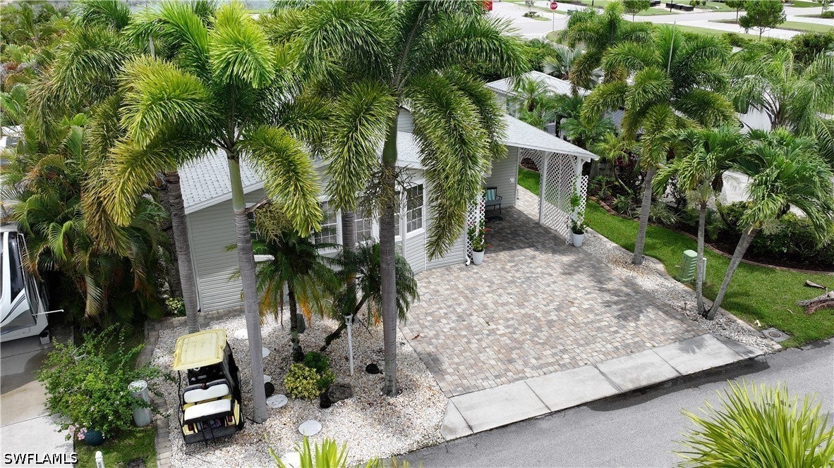 Home in Fort Myers, FL 33905 — photo 2
