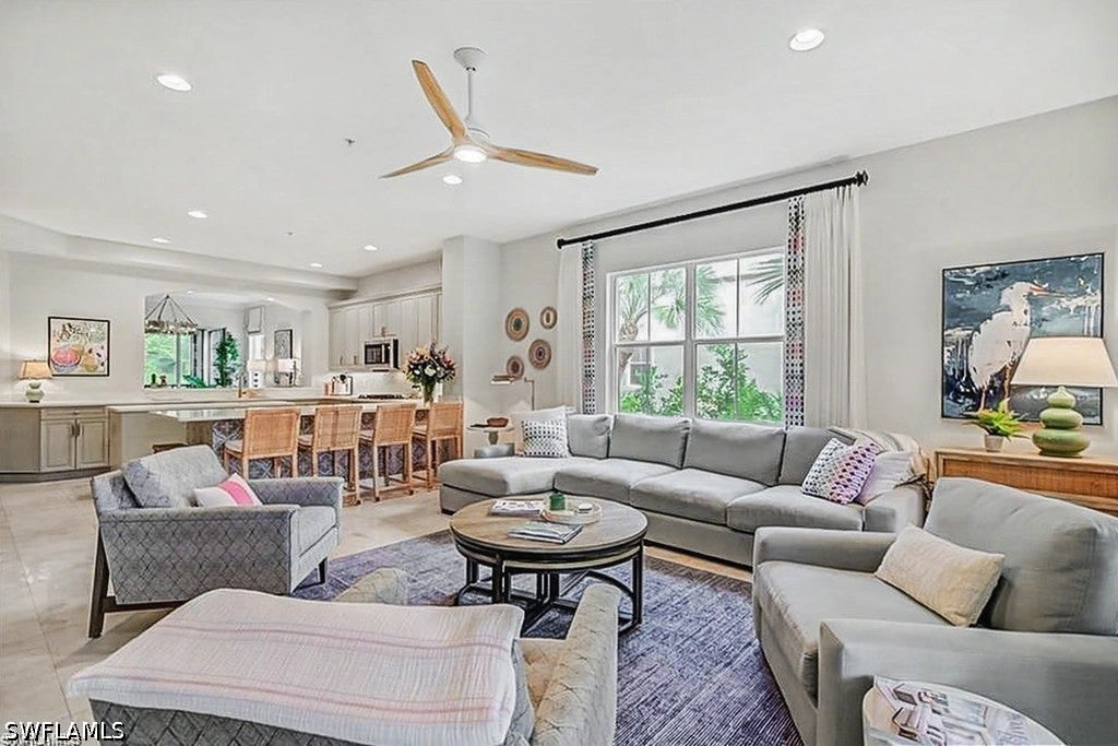 2855 Tiburon Boulevard E 102 — photo