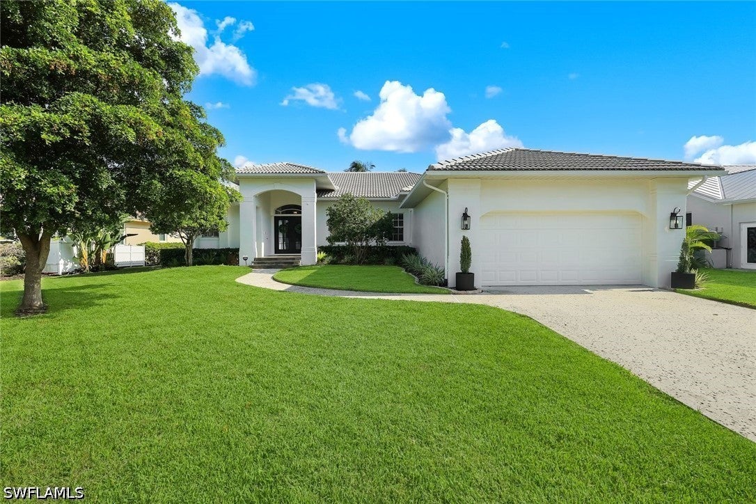 8748 S Lake Circle — photo
