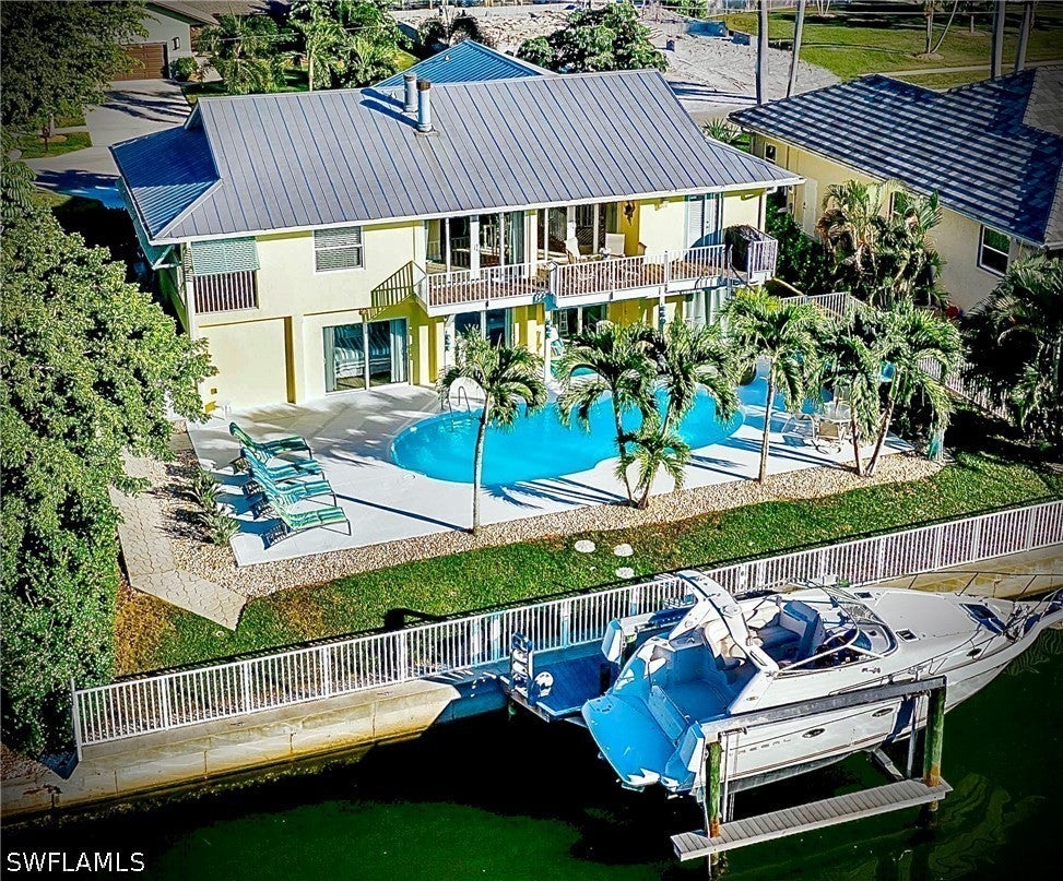 468 Capri Court — photo