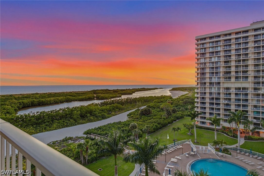 380 Seaview Court 908 — photo