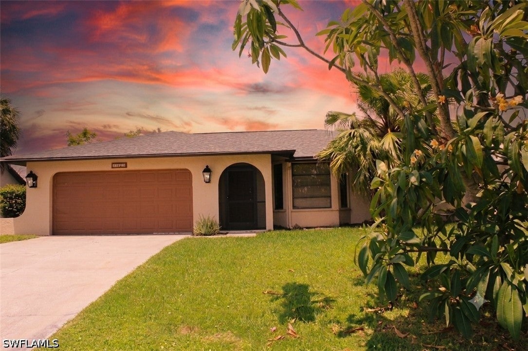 1025 NE Van Loon Lane — photo