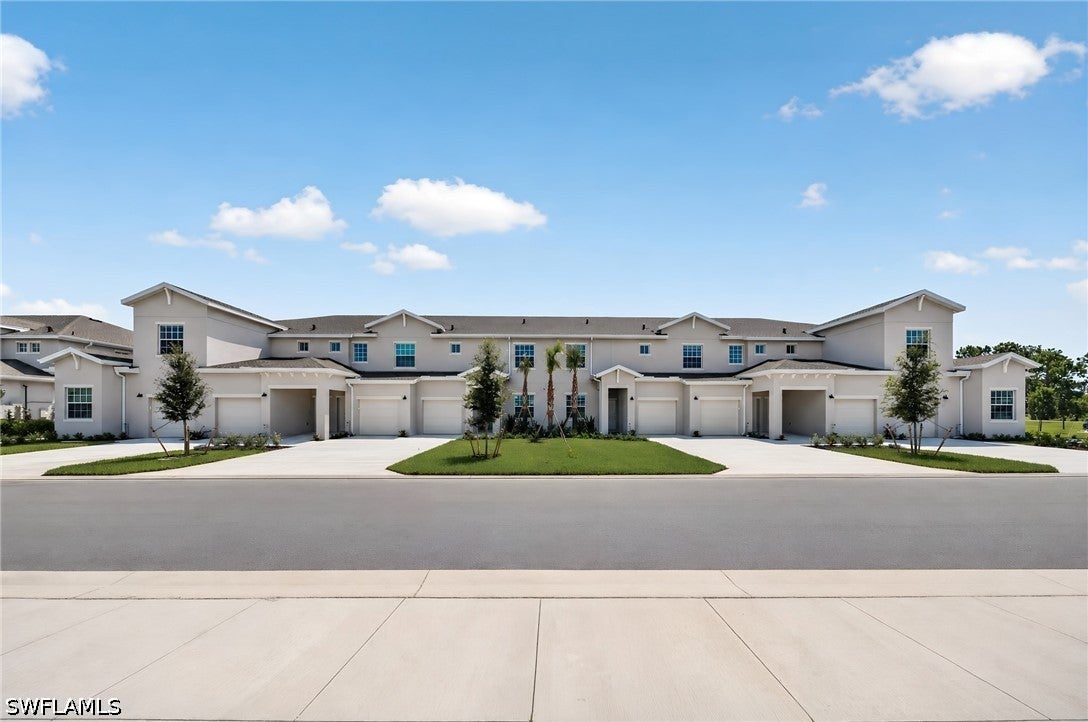 20520 Hazelnut Court S 1912 — photo